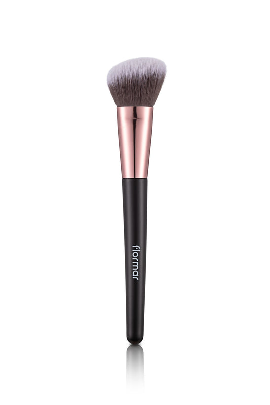 Flared Cut Blush Brush